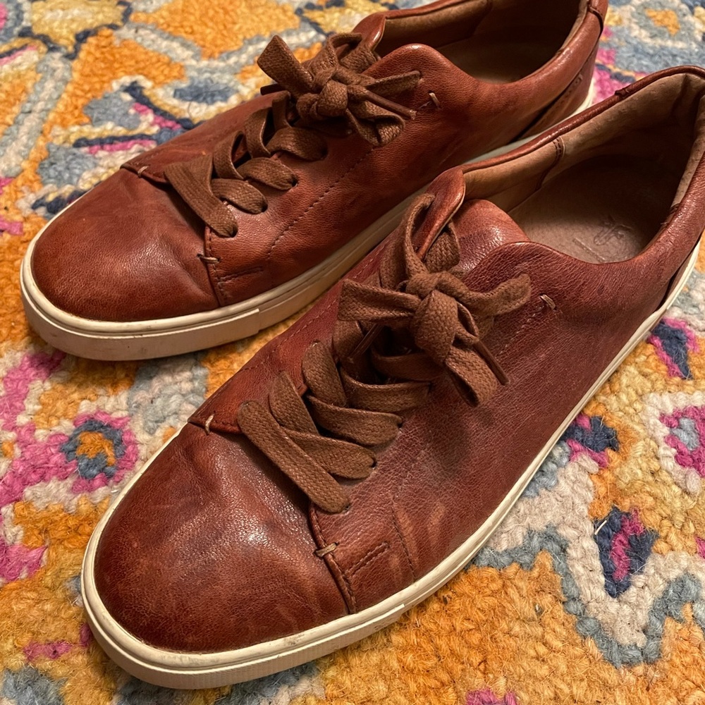 Like new Frye ivy low lace sneaker